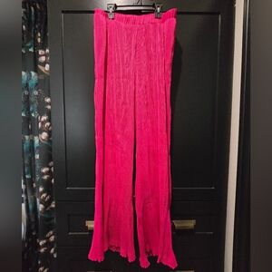 PrettyLittleThing Vibrant Pink Pleated Pants